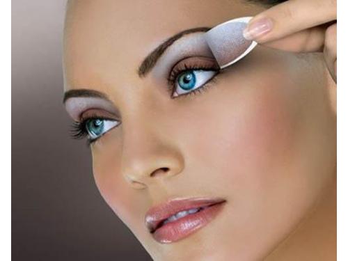 Maquillaje parpado azul