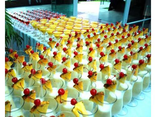 Variedad de coctelería para tu boda