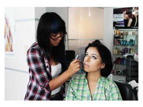 Peinado y maquillaje