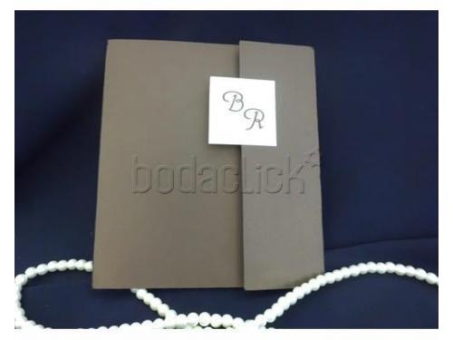 Invitación gris con tu estilo