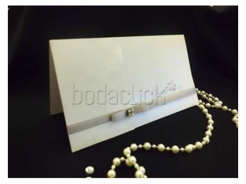 Invitación con detalle de listón