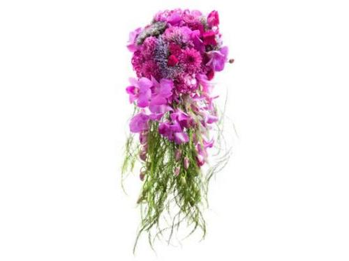 Ramos morados con orquídeas