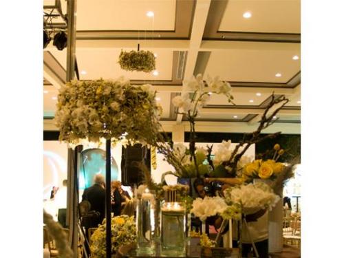 Combinación de flores blancas