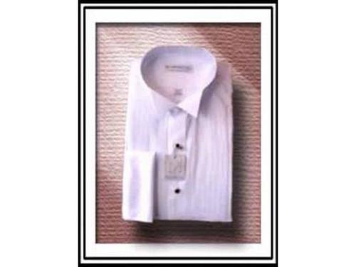 La camisa también se combina