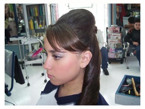 Peinado con fleco de lado