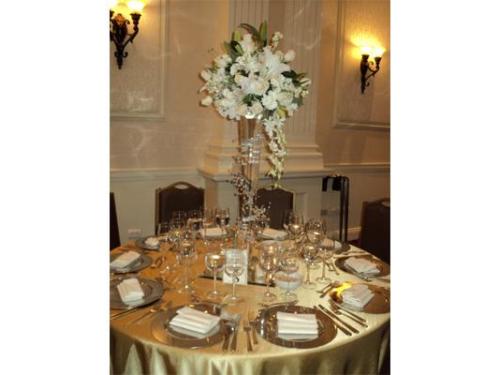 Bellos centros de mesa con flores