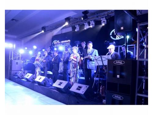 Equipo de audio e iluminación profesional