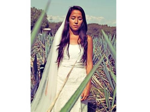 Novia y agave