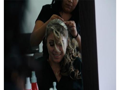 Peinado con cabello largo