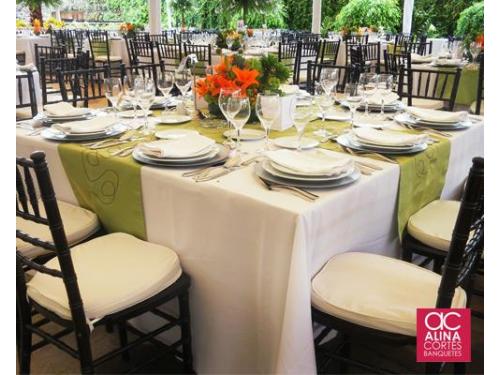 Sobrias tonalidades en tu mantelería