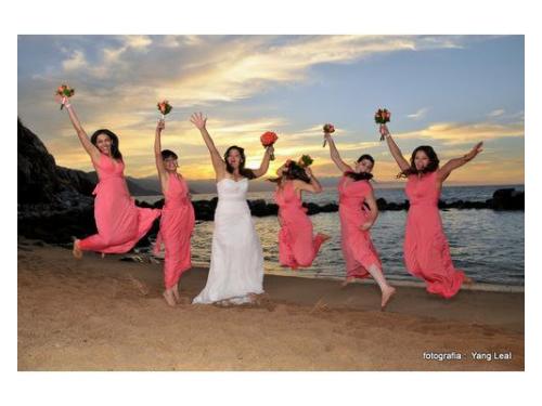 La novia y sus damas en costa sur