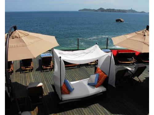 Solarium asoleadero vista al mar