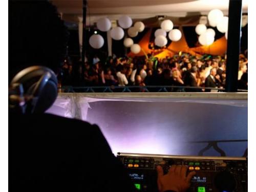 Dj para bodas que se encargará de poner lo mejor
