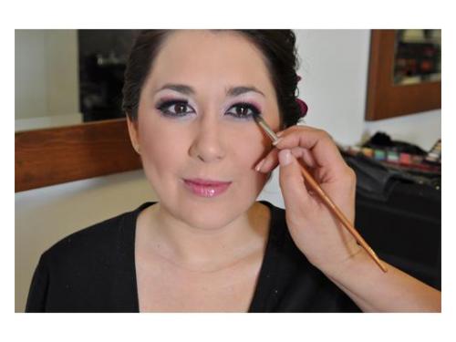 Peinado y maquillaje