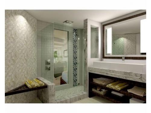 Baños con acabados de primera