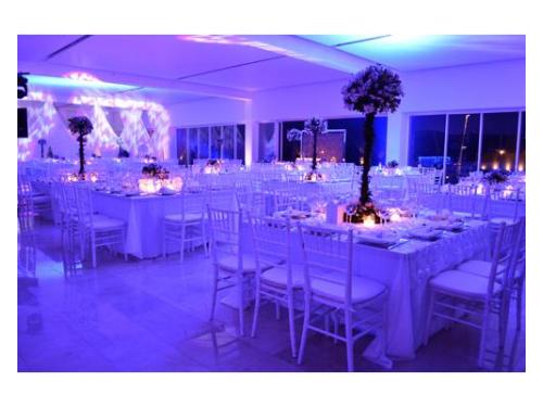 Vista del montaje iluminado