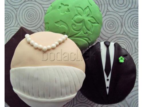 Cupcakes con diseño de novios