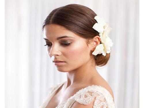 Sencillo y sofisticado peinado para boda