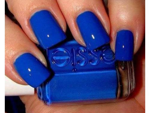 Luce un azul espectacular