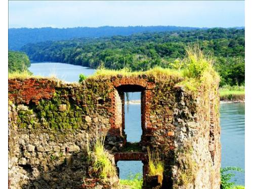 Panamá (fuente de san lorenzo fort colón)