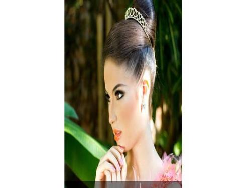 Luce hermosa de pies a cabeza