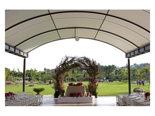 Carpa con capacidad para 400 personas