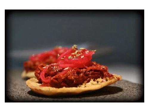 Tostadas de  cochinita pibil