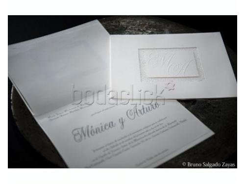 Iniciales en grabado