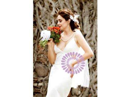 Más de 27 años de experiencia.
visita: www.parkavenuenovias.com