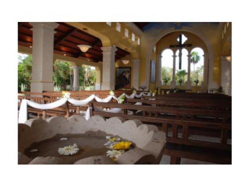 Decoración de la capilla de bodas