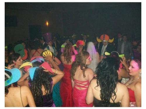 Invitados con accesorios de animación