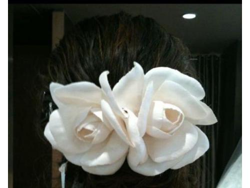 Tocado armado con flores