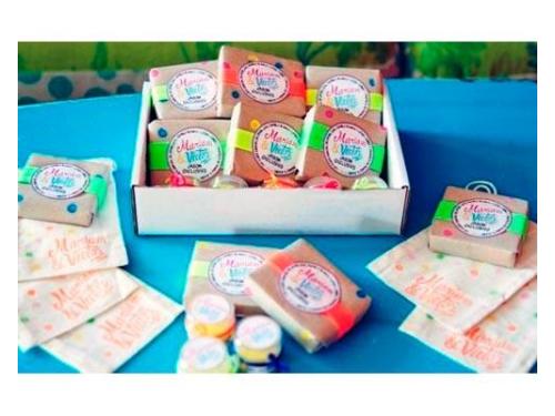 Jabones artesanales tema boda neón