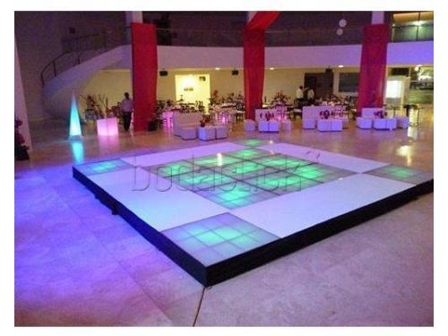 Pista con esquinas iluminadas