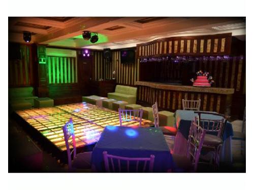 Montaje con pista de baile