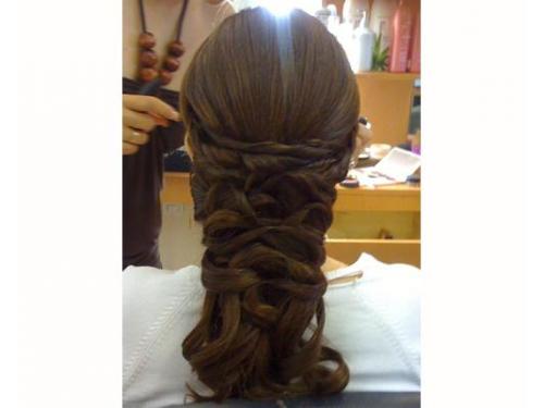 Peinado cruzado por atrás