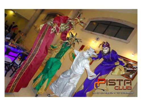 Arlequines y zanqueros