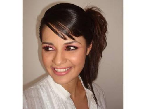 Peinado recogido con fleco