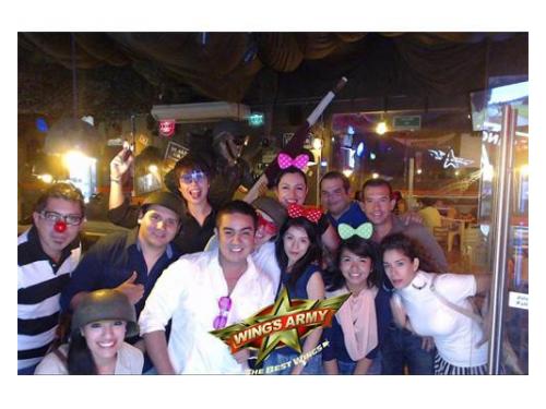 De frente o de lado, todos tus amigos cabrán en la foto!