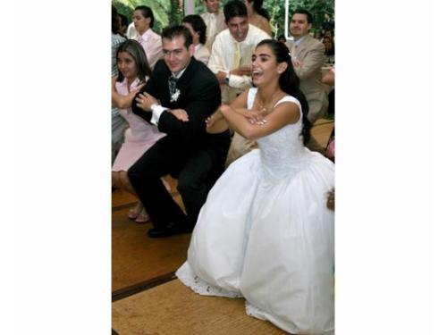 Novios bailando