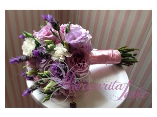 Ramo en tono lila con lavanda