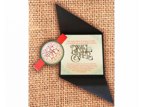 Invitación abierta con monograma