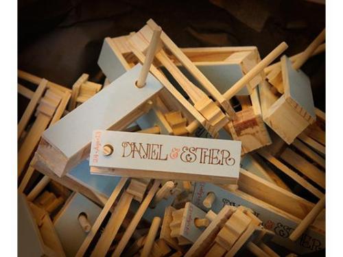 Matracas de madera personalizadas