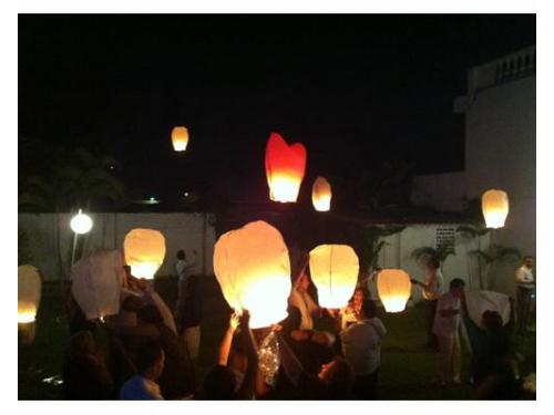 Liberación de globos de cantoya