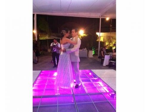 Novios en la pista de baile