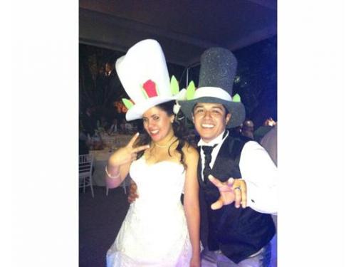 Sombreros para los novios