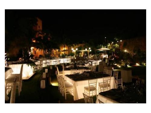 Montaje de noche en el exterior