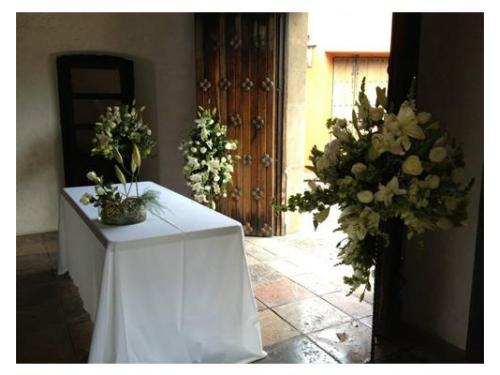 Decoración floral para ceremonia