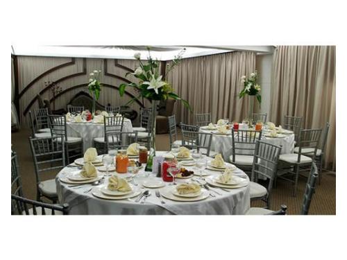 Mesa redonda con detalles hermosos