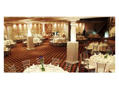Amplio salón para bodas